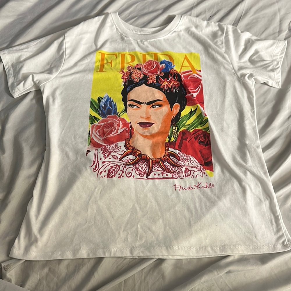 Women’s size X-LARGE frida kahlo shirt